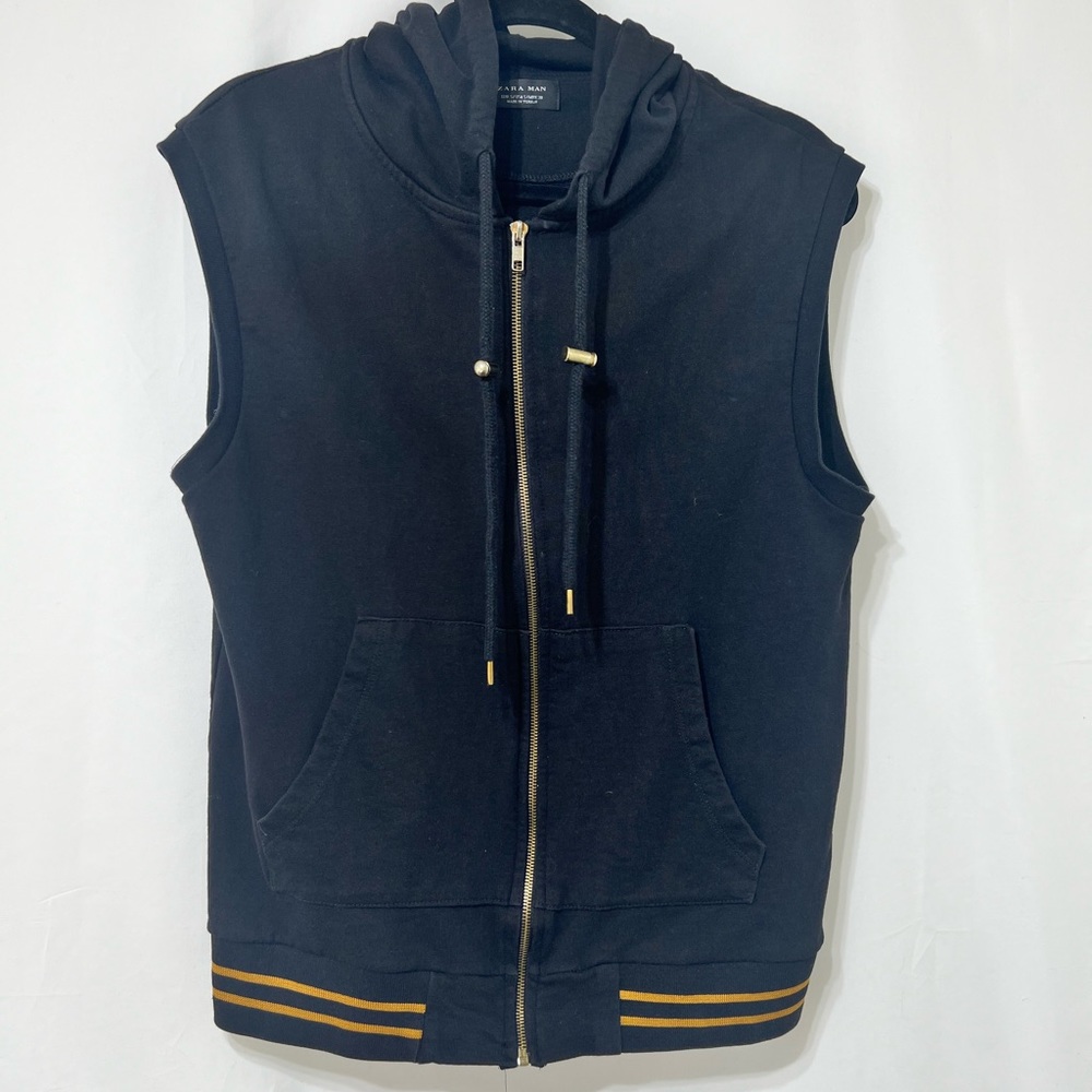 Zara men’s black zip up hoodie Medium m620